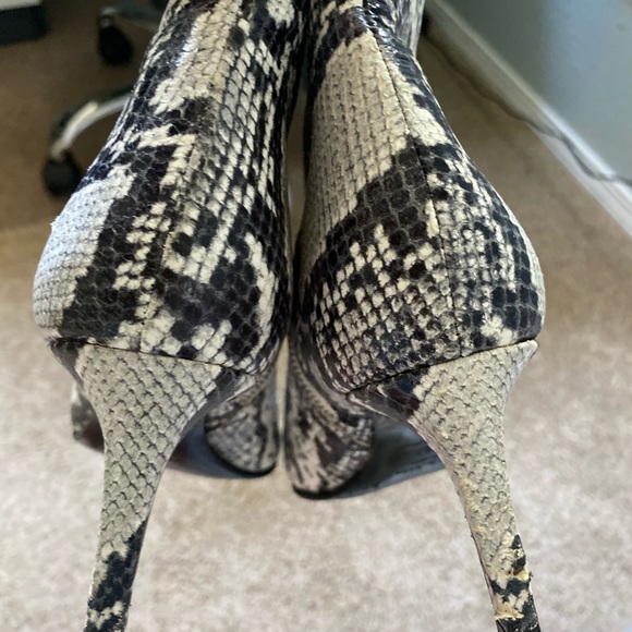 ***Sold****Rag & Bone Leather Beha Ankle Booties - So unique!! - Picture 10 of 13